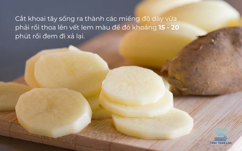 Khoai tây làm sạch quần áo trắng